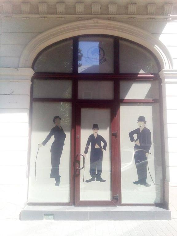 ホテルChaplin リヴィウ エクステリア 写真